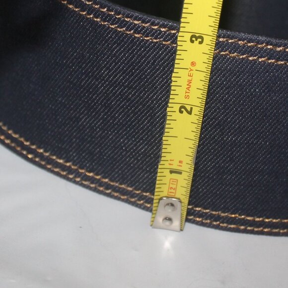 Auth $675 YSL Yves Saint Laurent Never Worn Made In Italy Belt M main image 2
